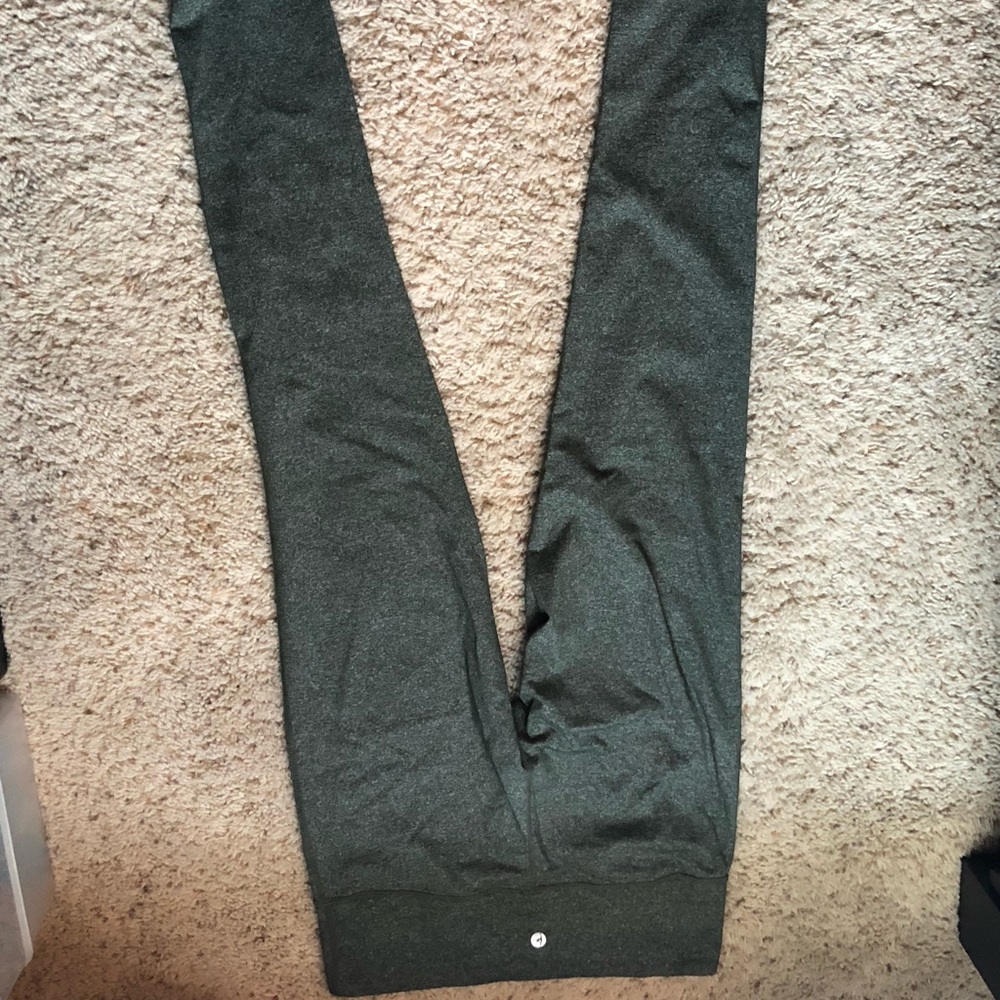Athletic leggings